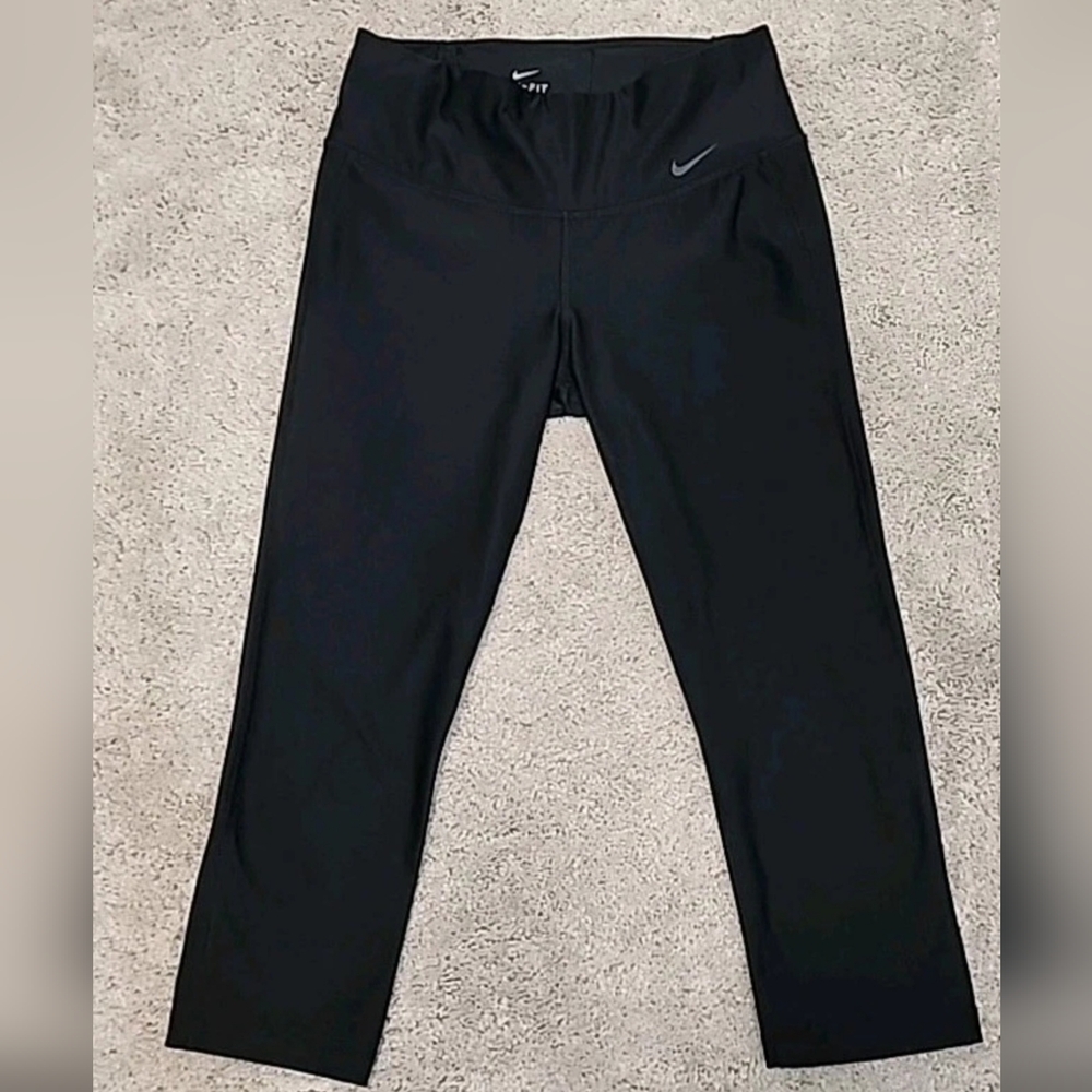 Nike Dri Fit Womens XSmall Black Capri Leggings Yoga Athletic Workout